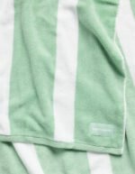 Classic Stripe Resort Towel Bundle - Image 11